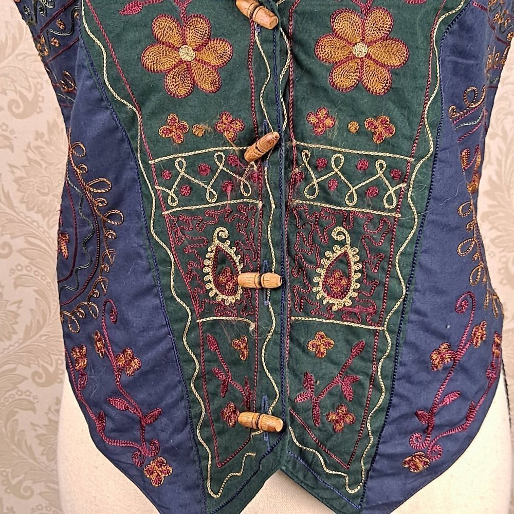 Solutions Petite Size Small Patchwork Floral Embr… - image 2